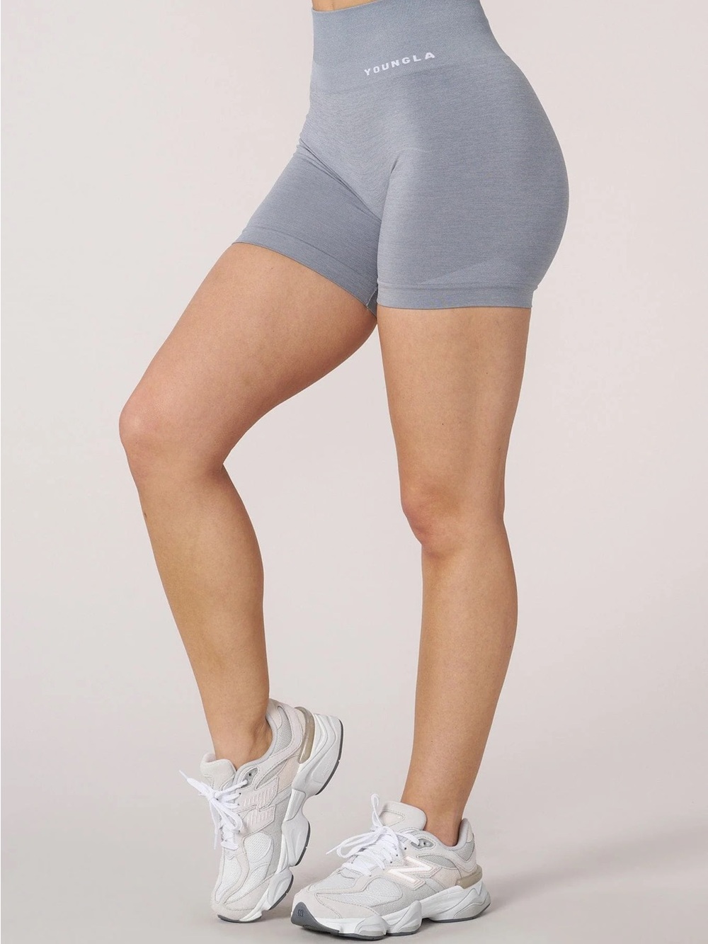 YoungLA for her Core Seamless Scrunch Shorts Light Grey